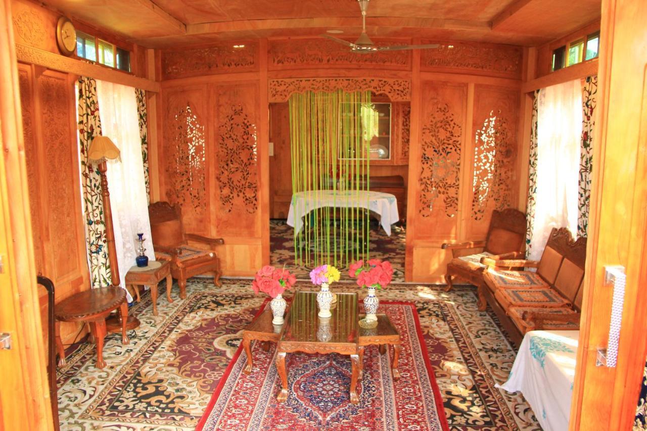 מלון Srīnagar Umbrella Group Of House Boat מראה חיצוני תמונה