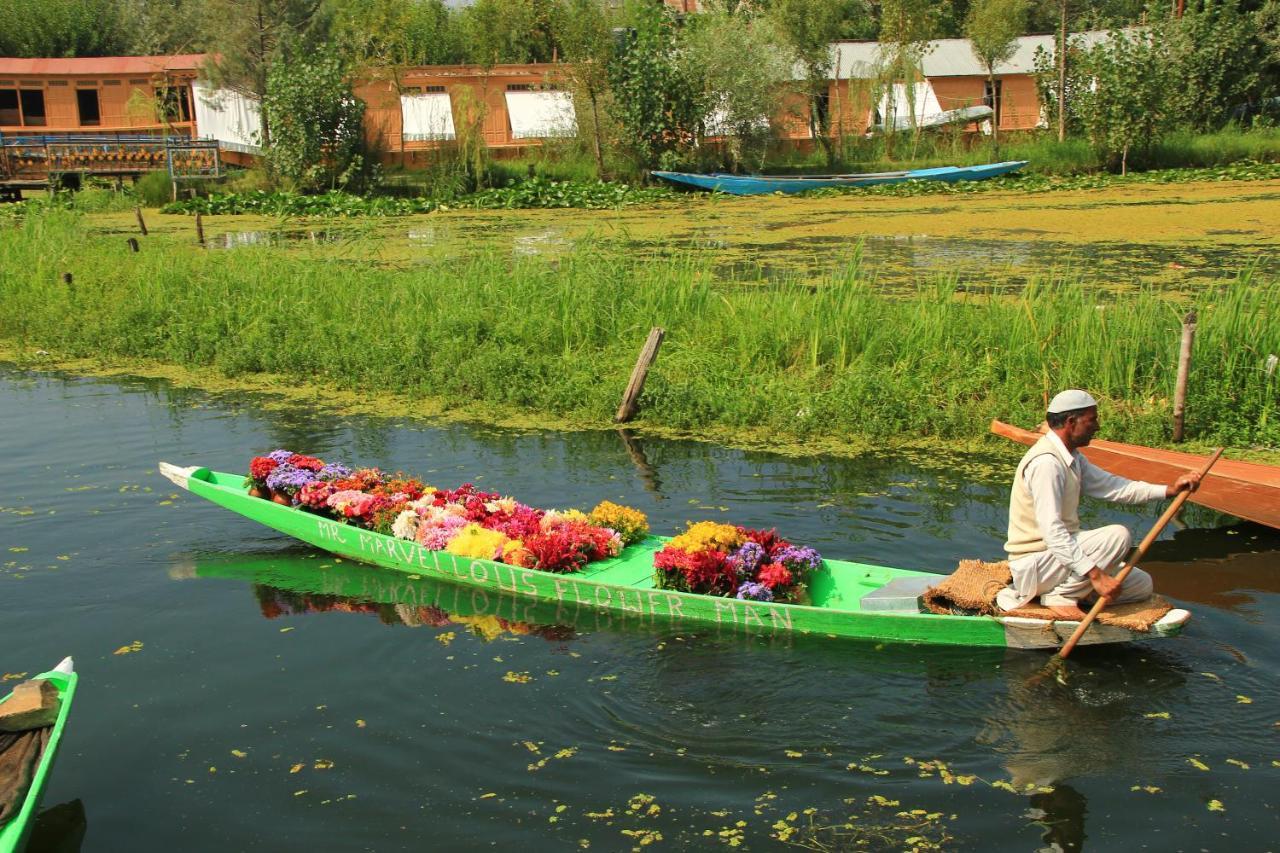 מלון Srīnagar Umbrella Group Of House Boat מראה חיצוני תמונה