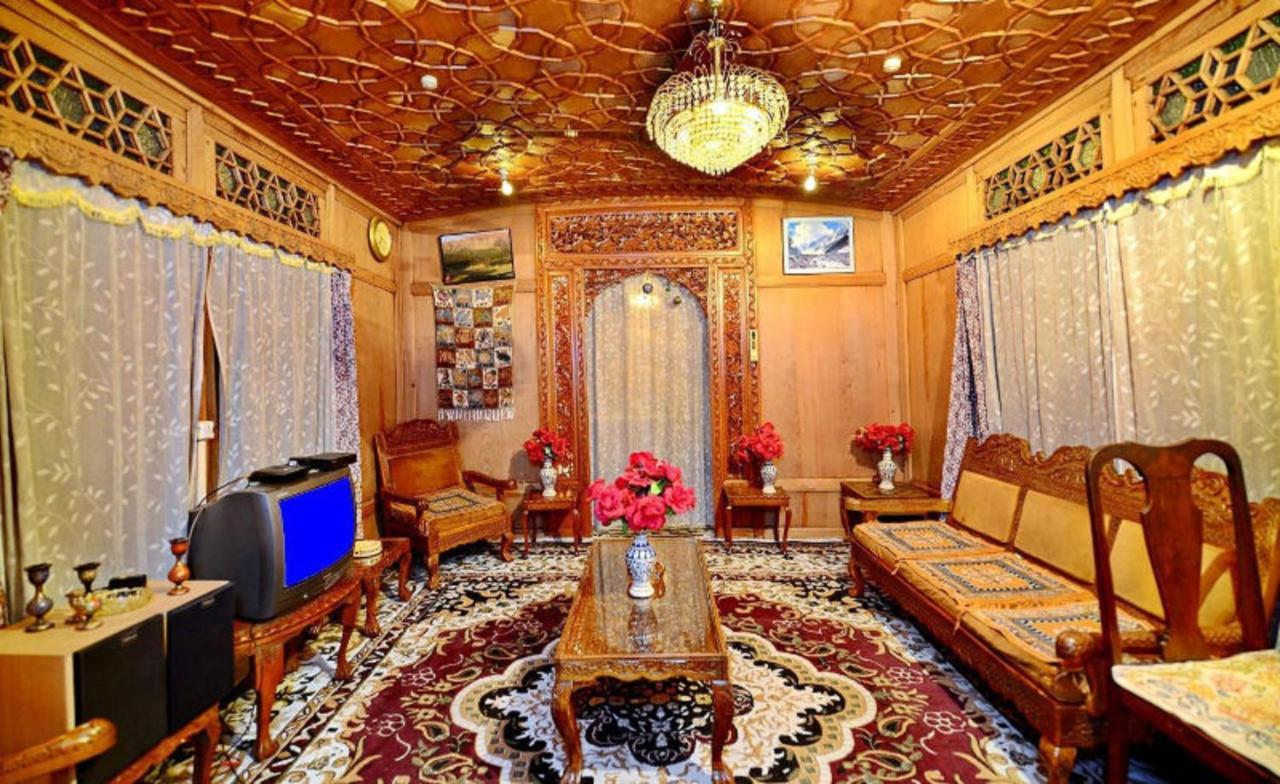מלון Srīnagar Umbrella Group Of House Boat מראה חיצוני תמונה